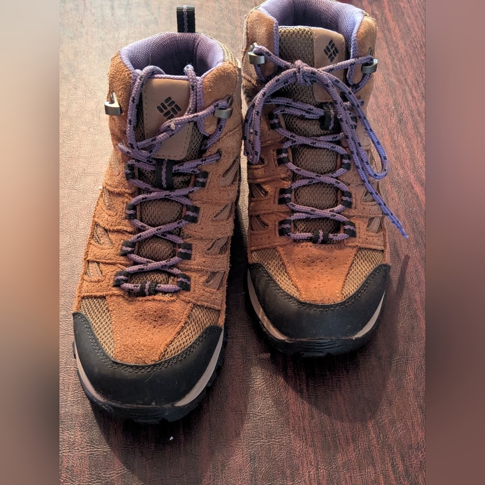 Columbia Women's Crestwood Mid Waterproof Hiking Boots, Sz.7, EUC, Brown & Plum